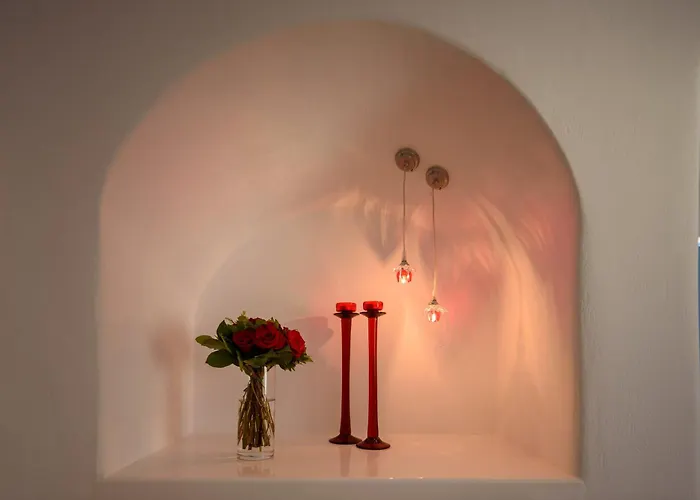 Best 16 Spa Hotels in Imerovigli (Santorini) for a Relaxing Getaway