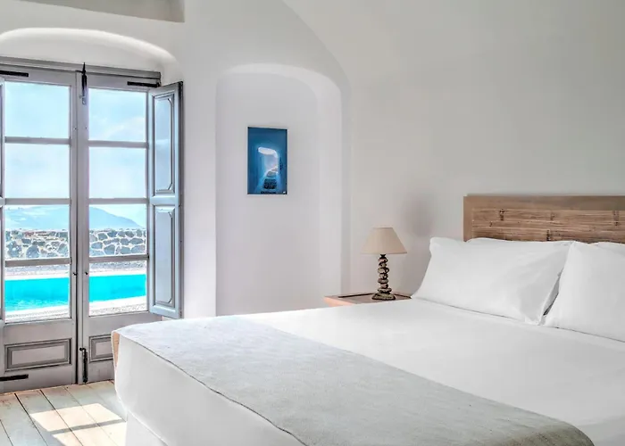 Megalochori (Santorini) Dog Friendly Lodging and Hotels