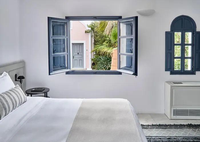 Megalochori (Santorini) Hotels