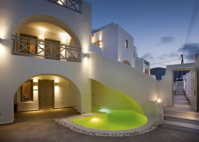Kamari (Santorini) Hotels With Jacuzzi in Room