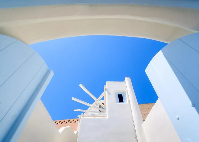 Fira (Santorini) Family villas